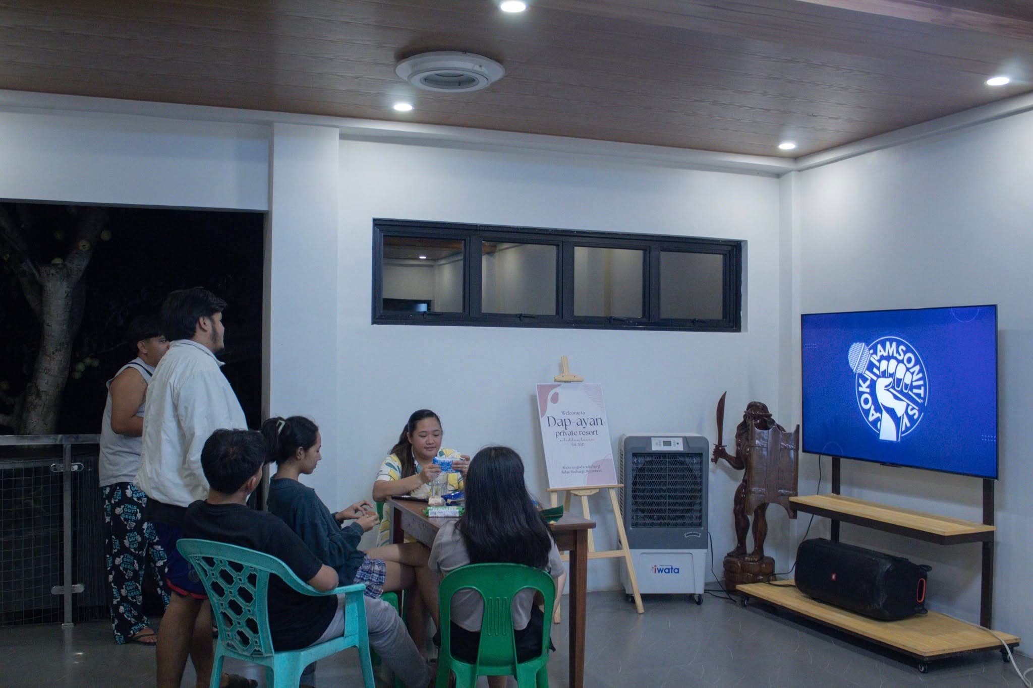 karaoke, Smart TV and Speaker